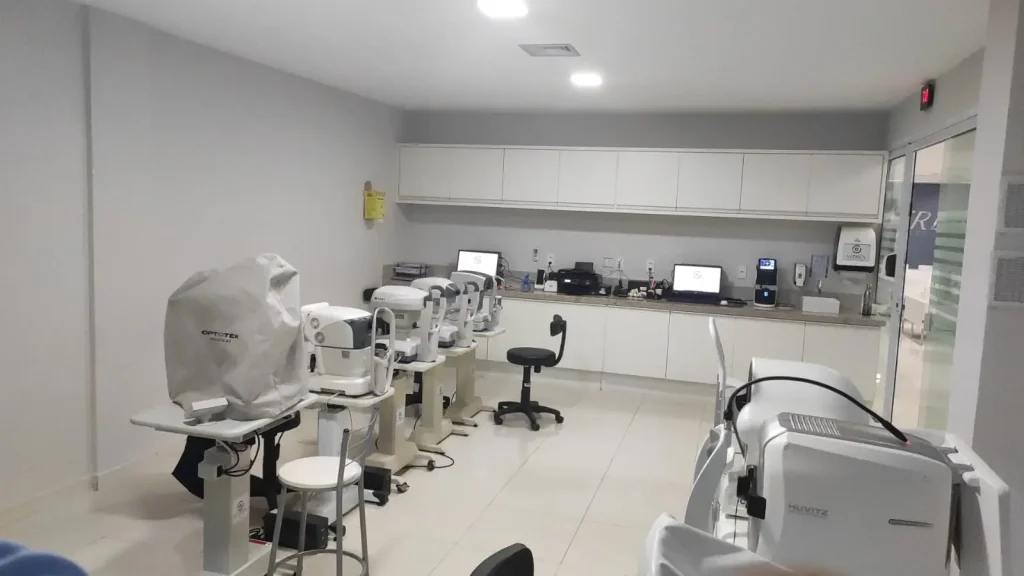 Sala de Exames da Vítrea Hospital de Olhos em Guarapari, aparelhos de última Geração